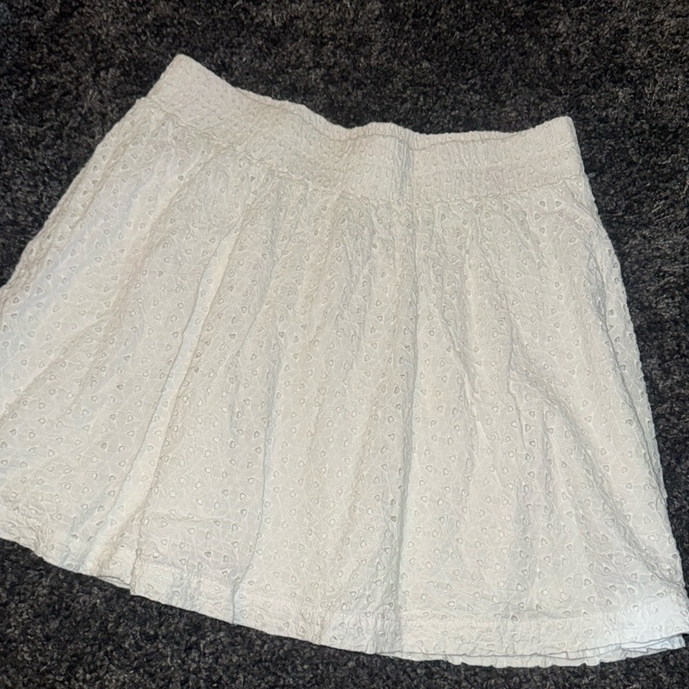 Short White Mossimo Skirt Size Large